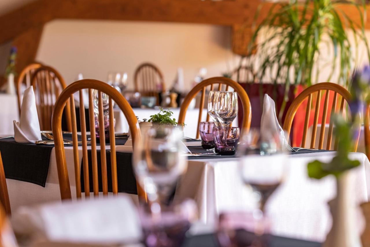 Hotel Les Grillons Talloires Eksteriør bilde